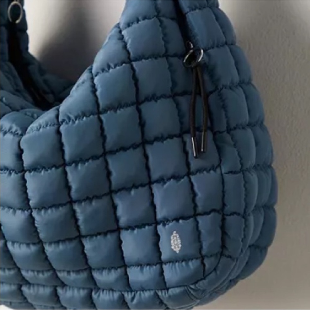 Free People NWT Movement Quilted Carryall - Picture 3 of 5